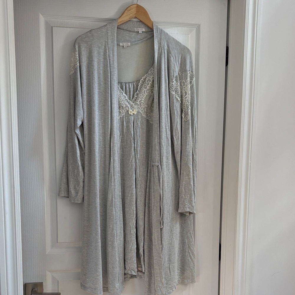 Gray Lace Trim Sleepwear Set (detachable for nursing) M